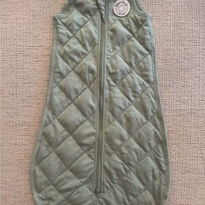 NWOT dreamland baby sleep sack 0-6mo sage green